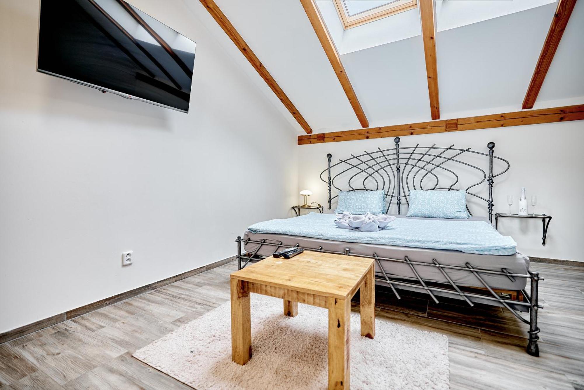 Apartmany Svatosske Skaly Loket Exteriör bild